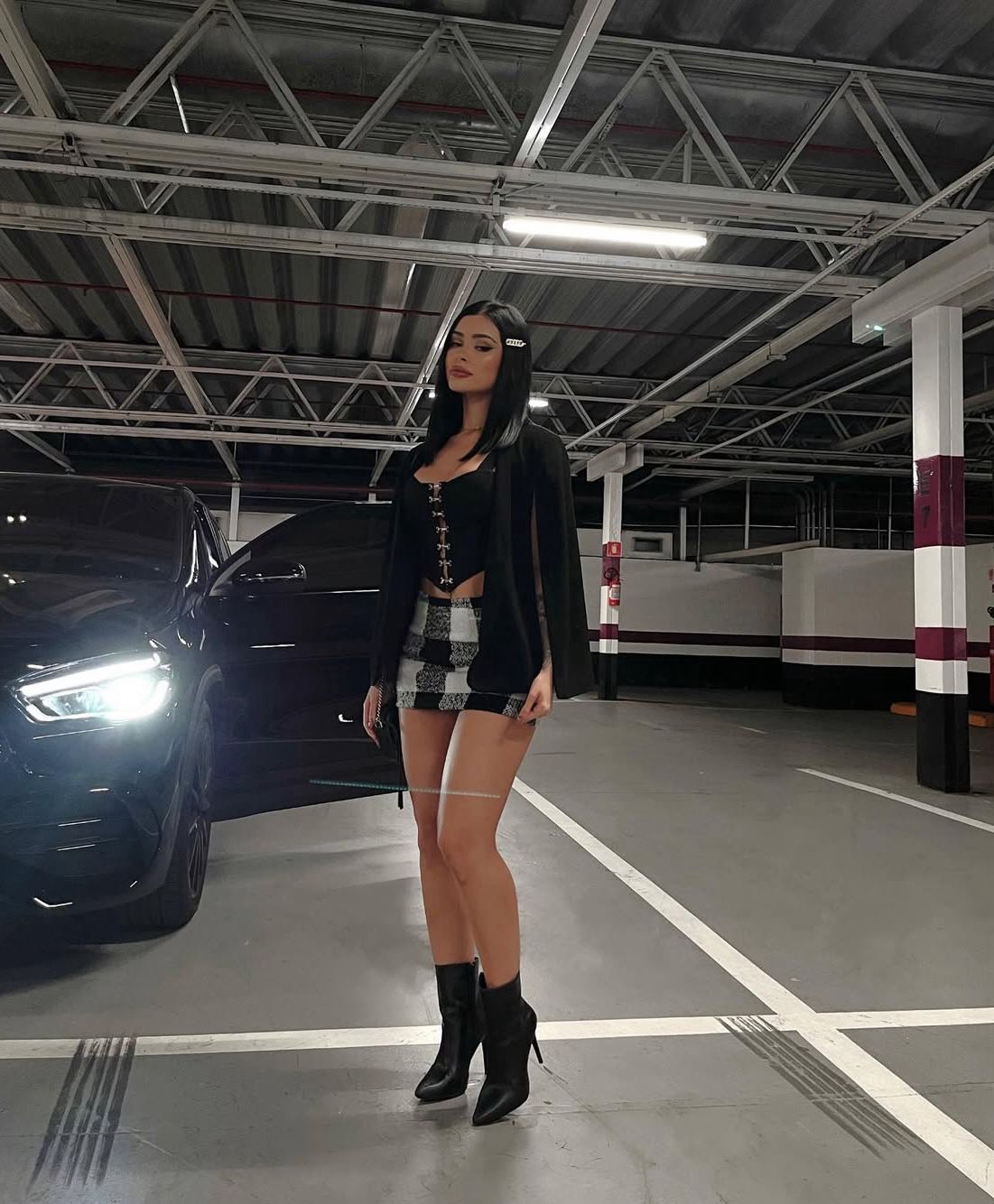 Ankara Kendi Yeri Olan 21 Yaşında Escort Demet