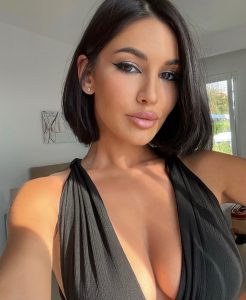 Ankara’te Sınırları Zorlamaktan Çekinmeyen Escort Tutku
