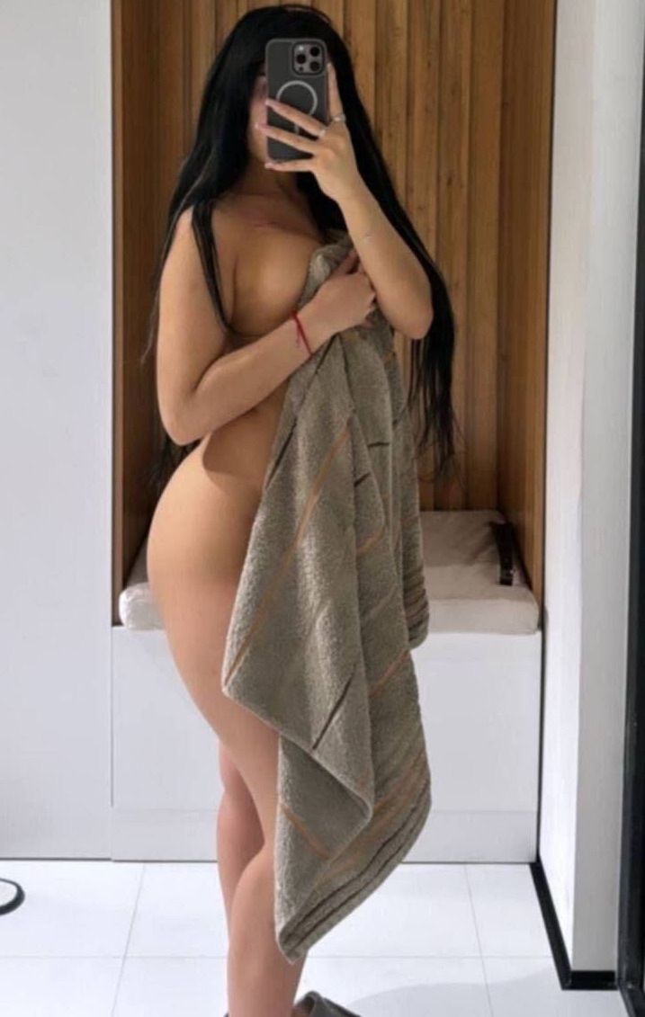 Ankara Escort Minyon Yüzlü Bayan Ada
