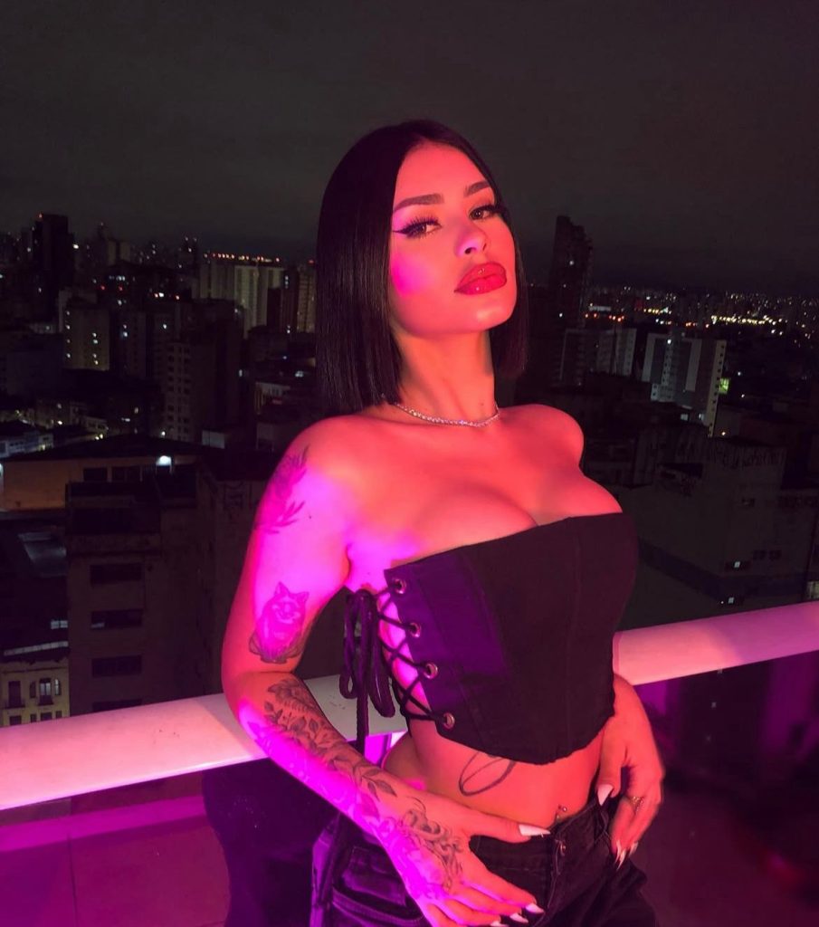Ankara Kendi Yeri Olan 21 Yaşında Escort Demet
