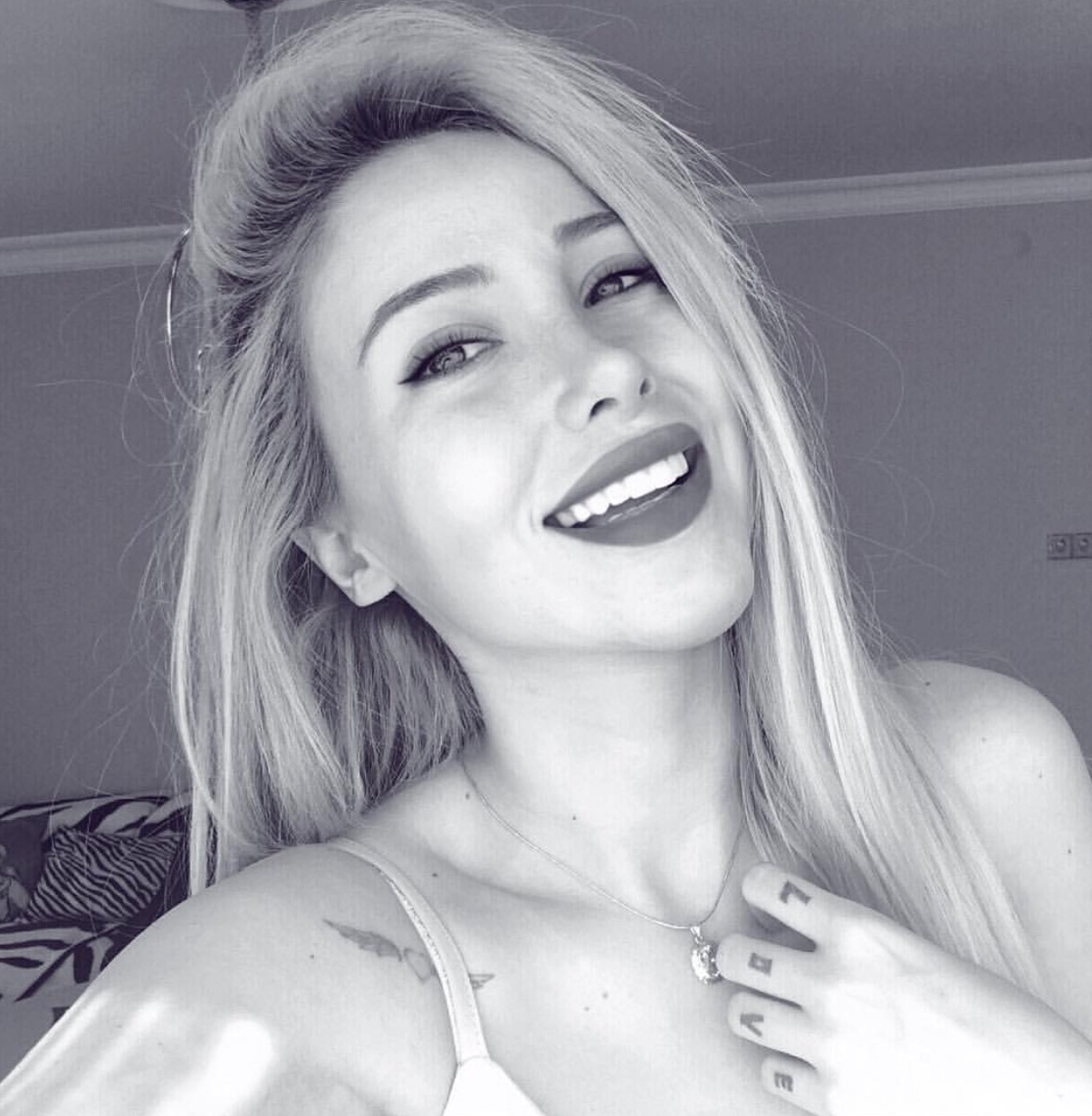 [Orjinal Resimler] Süt Gibi Teni İle Escort Nazlı